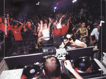 Tony De Vit - Global Underground 005: Tokyo (2xCD, Mixed) - Image 5